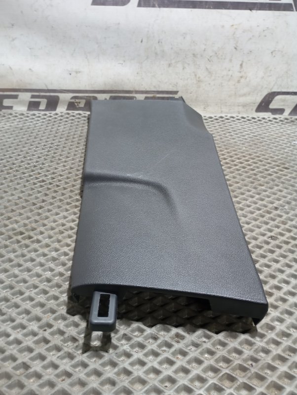 Обшивка стойки центральной Skoda Karoq 2024