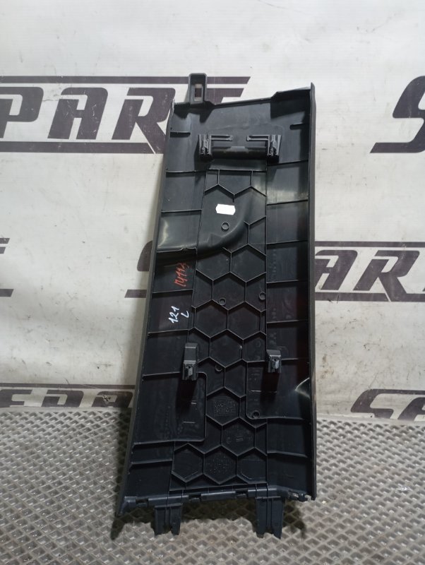 Обшивка стойки центральной Skoda Karoq 2024