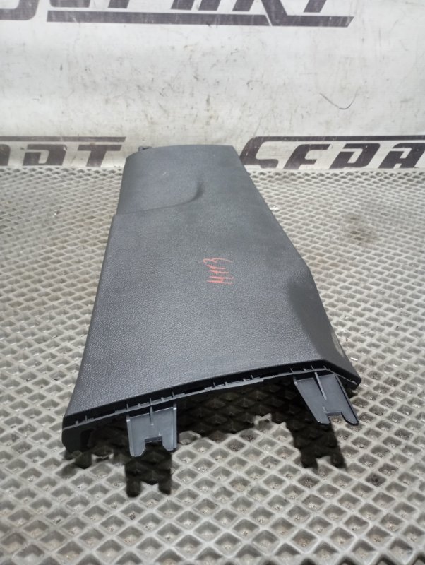 Обшивка стойки центральной Skoda Karoq 2024