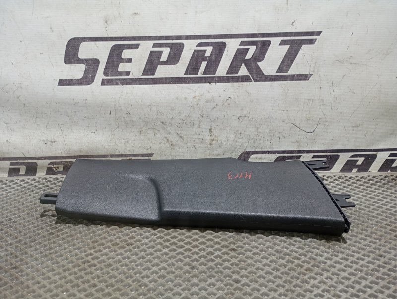 Обшивка стойки центральной Skoda Karoq 2024