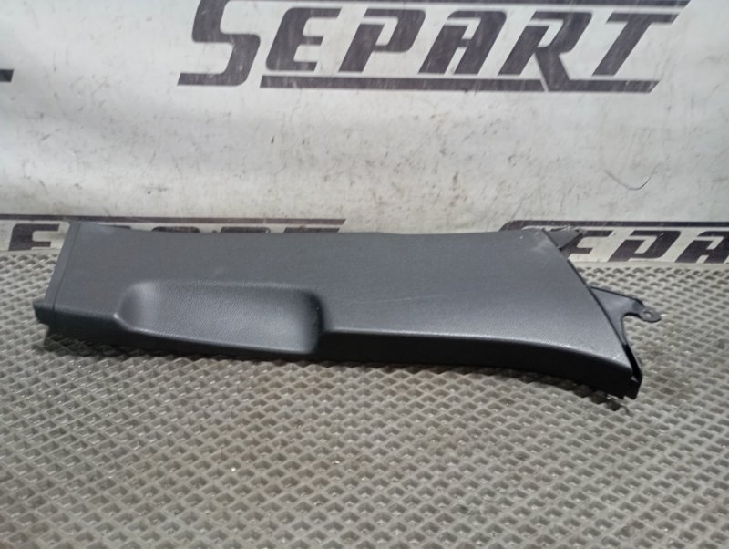 Обшивка стойки центральной Volkswagen Golf 2011 Mk6