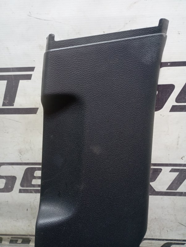 Обшивка стойки центральной Volkswagen Golf 2011 Mk6