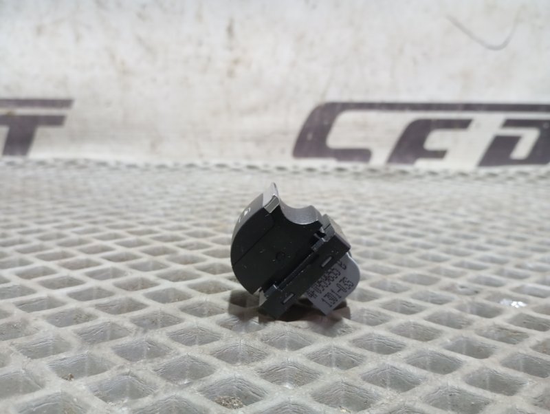 Кнопка стеклоподъемника Audi A3 2011 8P