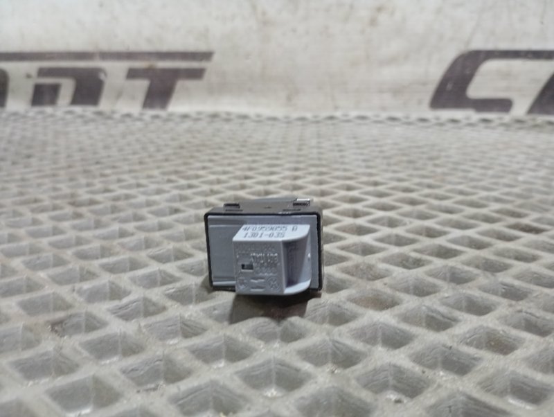 Кнопка стеклоподъемника Audi A3 2011 8P