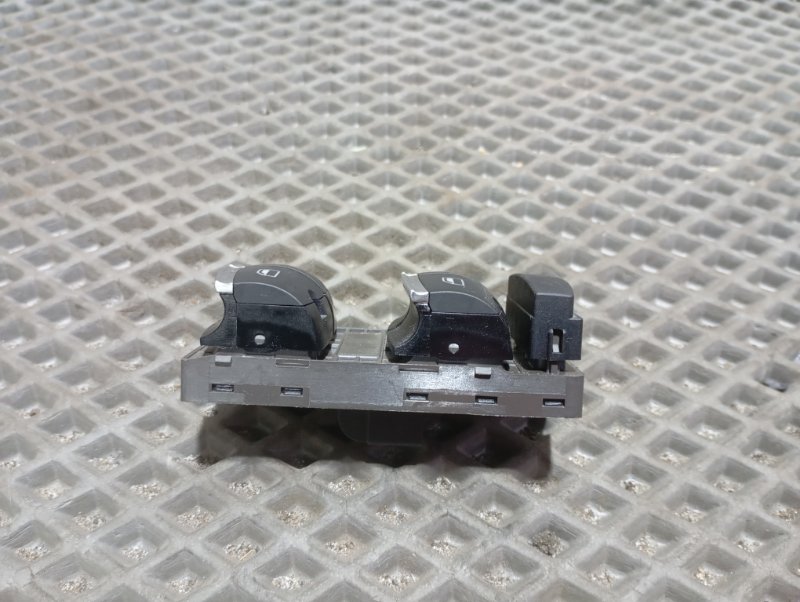 Блок управления стеклоподъемниками Audi A3 2011 8P