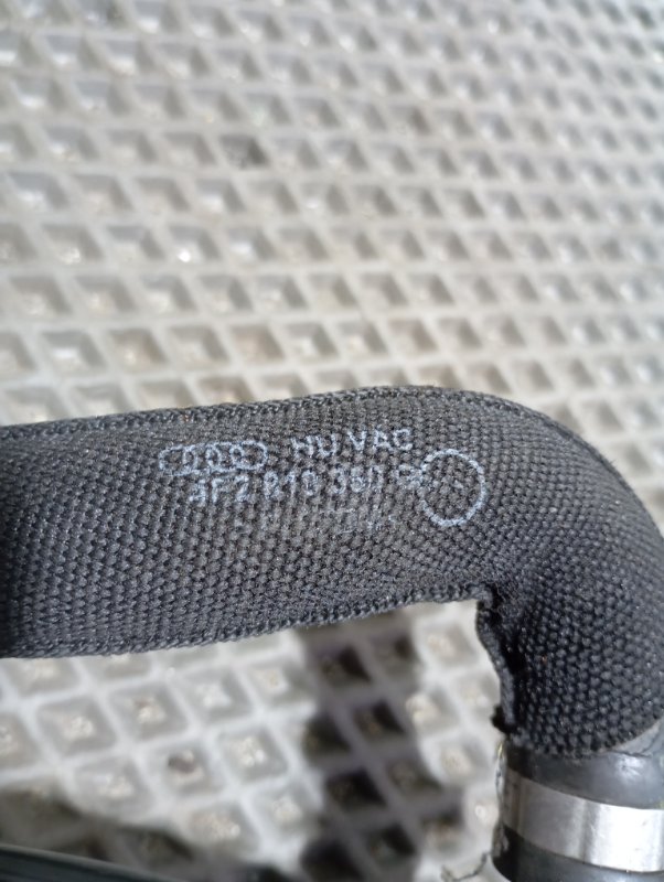 Патрубок системы охлаждения Audi A6 2010 C6