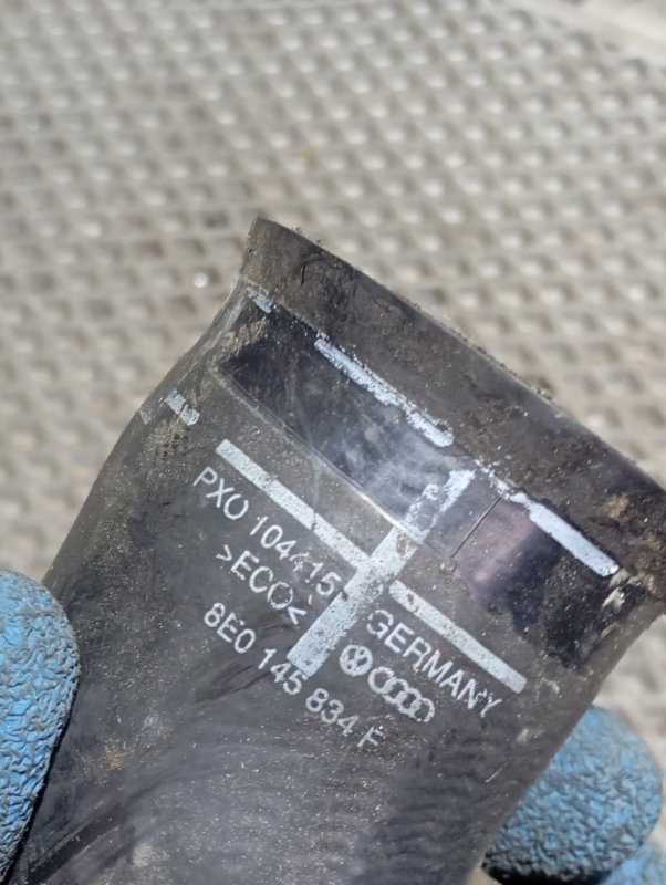 Патрубок интеркулера Audi A4 2002 B6