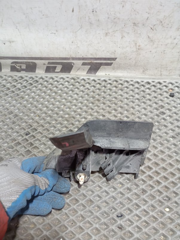 Брызговик Volkswagen Golf 2011 Mk6