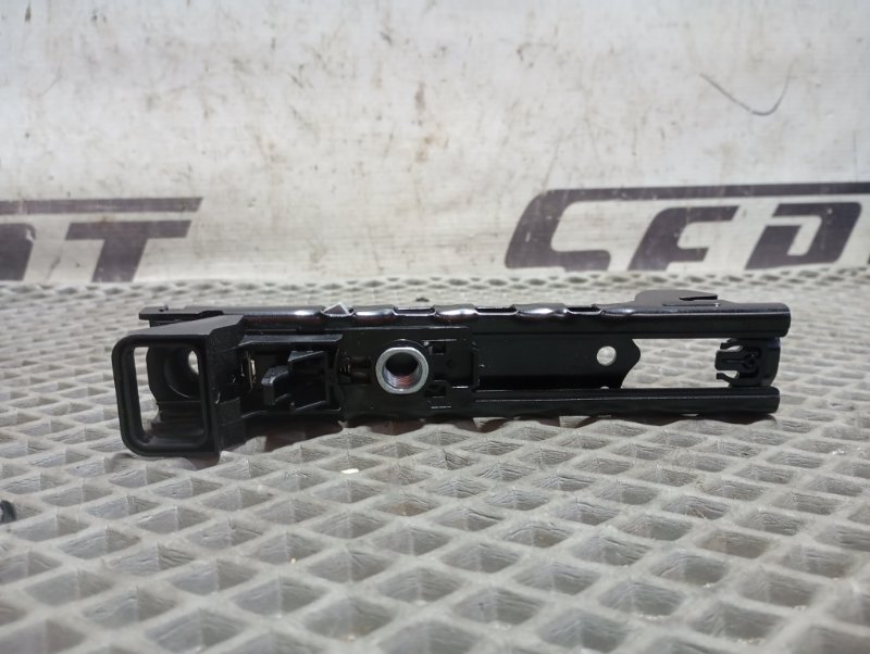 Механизм регулировки ремня безопасности Skoda Karoq 2024