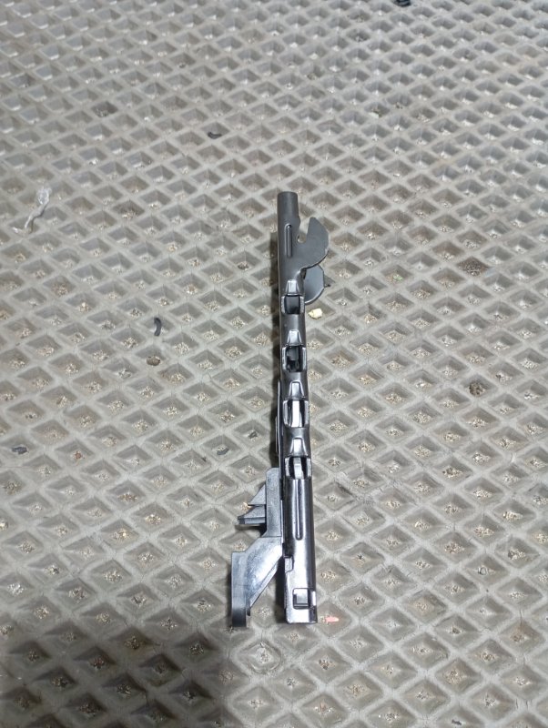 Механизм регулировки ремня безопасности Skoda Karoq 2024