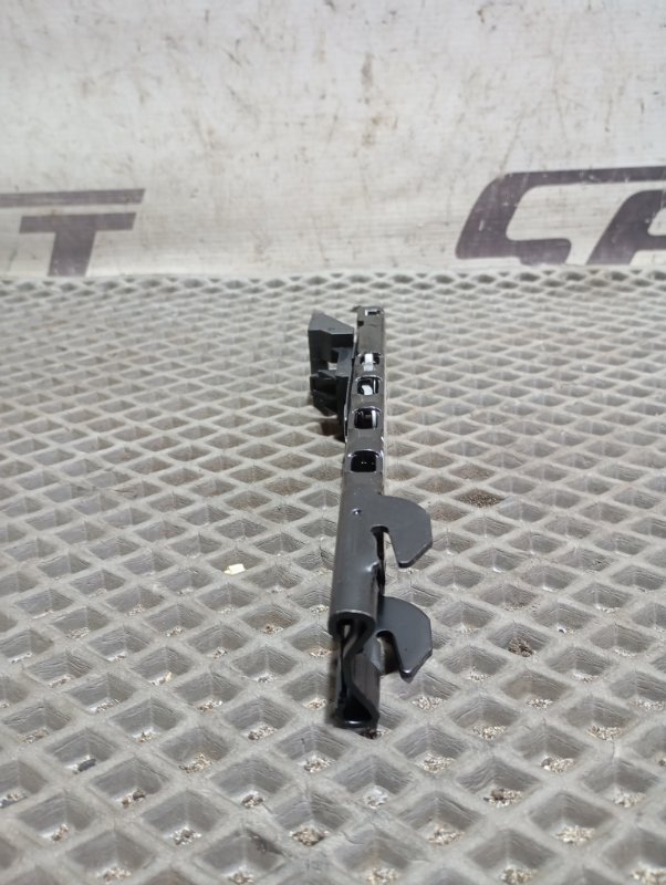 Механизм регулировки ремня безопасности Skoda Karoq 2024