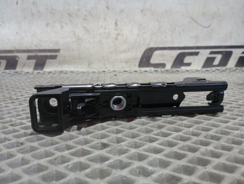 Механизм регулировки ремня безопасности Skoda Karoq 2024