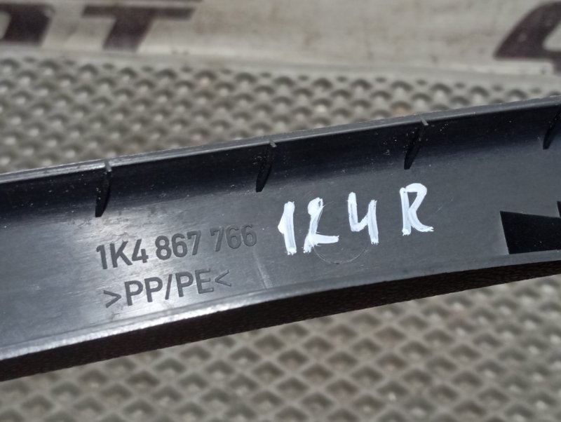 Обшивка стойки Volkswagen Golf 2011 Mk6