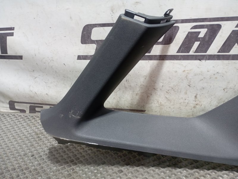 Обшивка стойки Skoda Karoq 2024