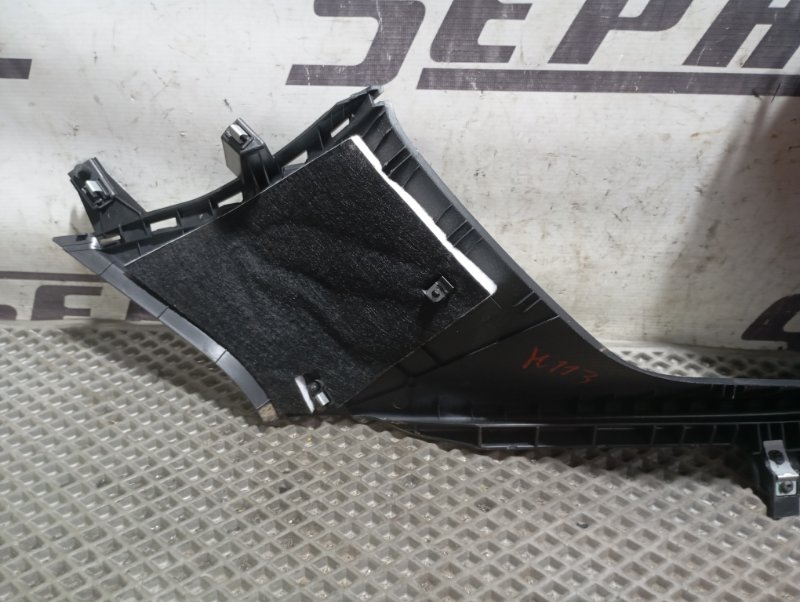 Обшивка стойки Skoda Karoq 2024