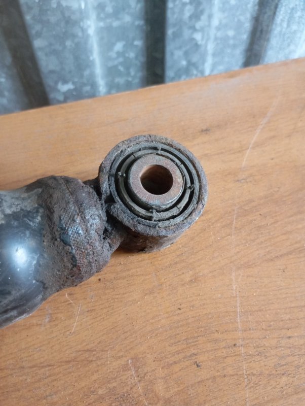 Амортизаторы Skoda YETI 2015