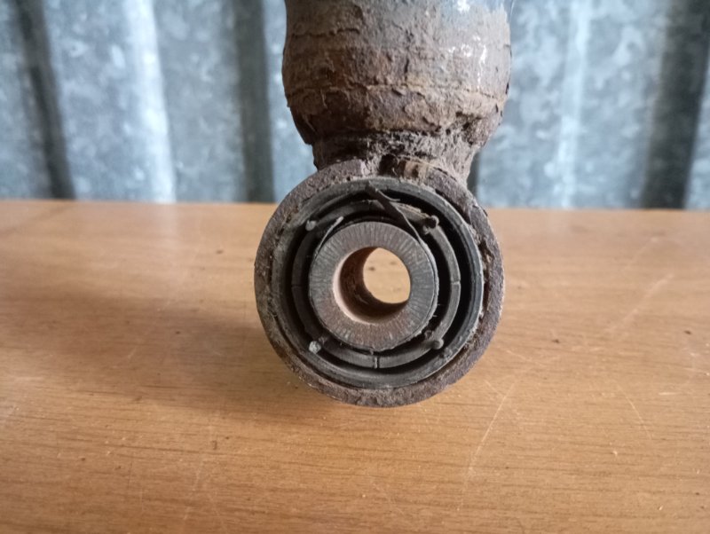 Амортизаторы Skoda YETI 2015