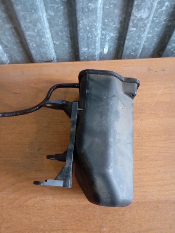 Адсорбер топливный Skoda YETI 2015