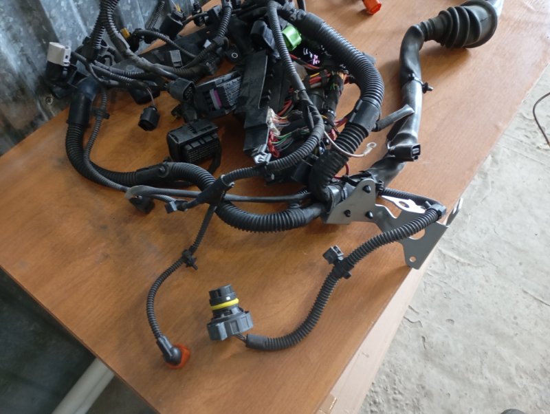 Проводка двигателя (коса) Audi A4 2011 B8