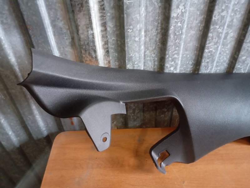 Обшивка стойки Skoda Karoq 2024