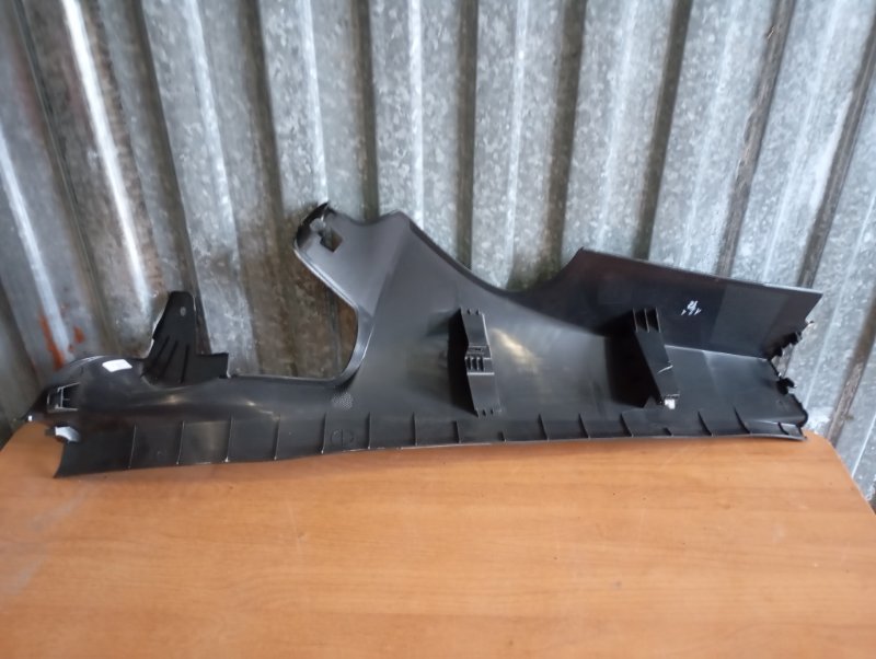 Обшивка стойки Skoda Karoq 2024