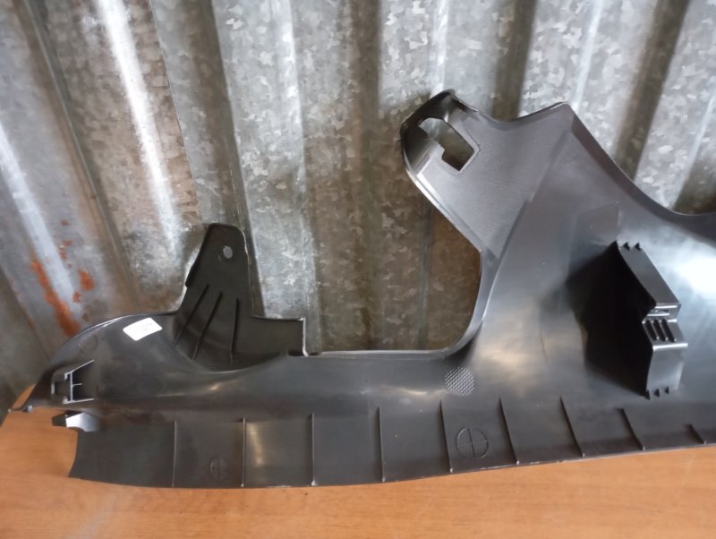 Обшивка стойки Skoda Karoq 2024