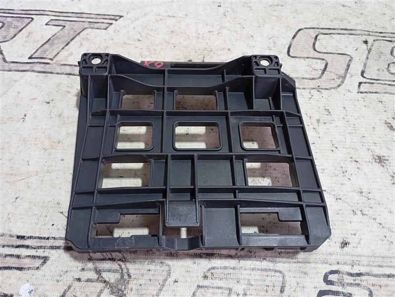 Кронштейн блока управления двигателем Audi A3 2009 8P