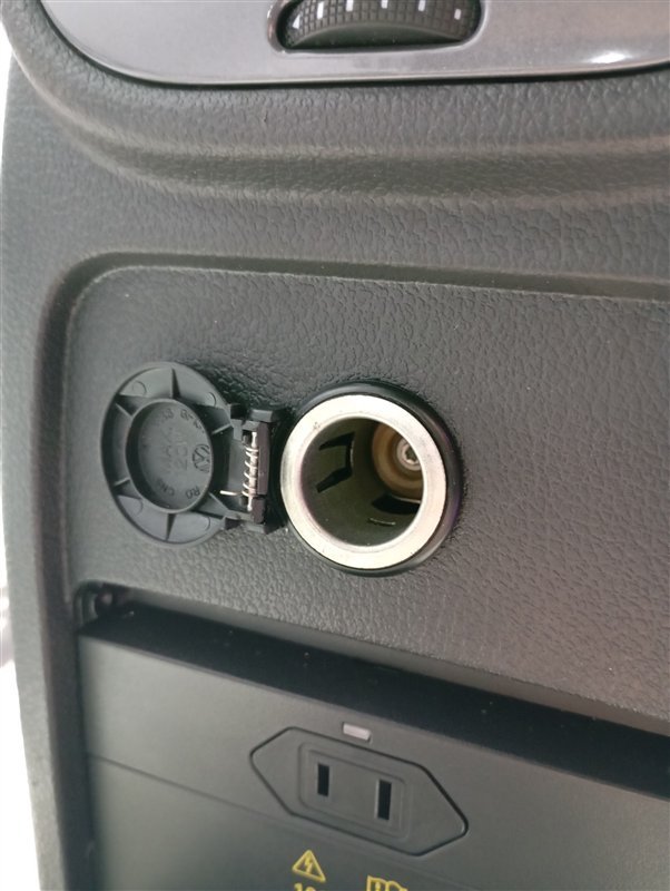 Подлокотник Volkswagen Tiguan 2012 5N