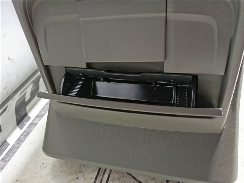 Подлокотник Audi Q5 2013 8R