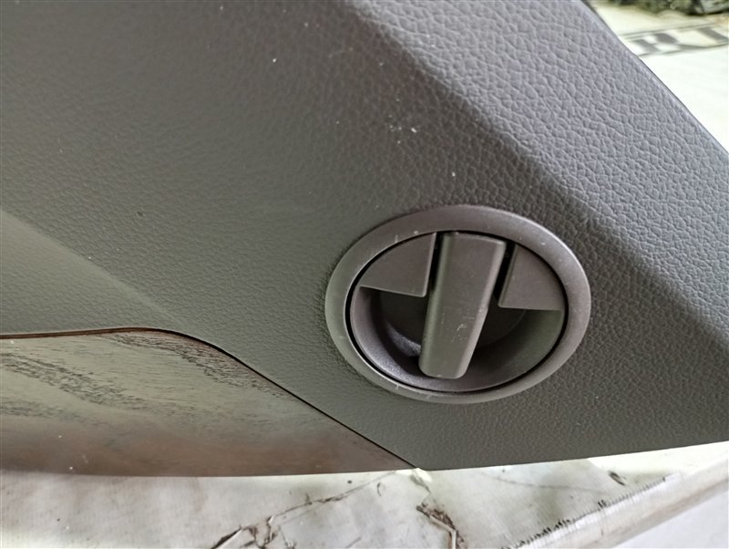 Подлокотник Audi Q5 2013 8R