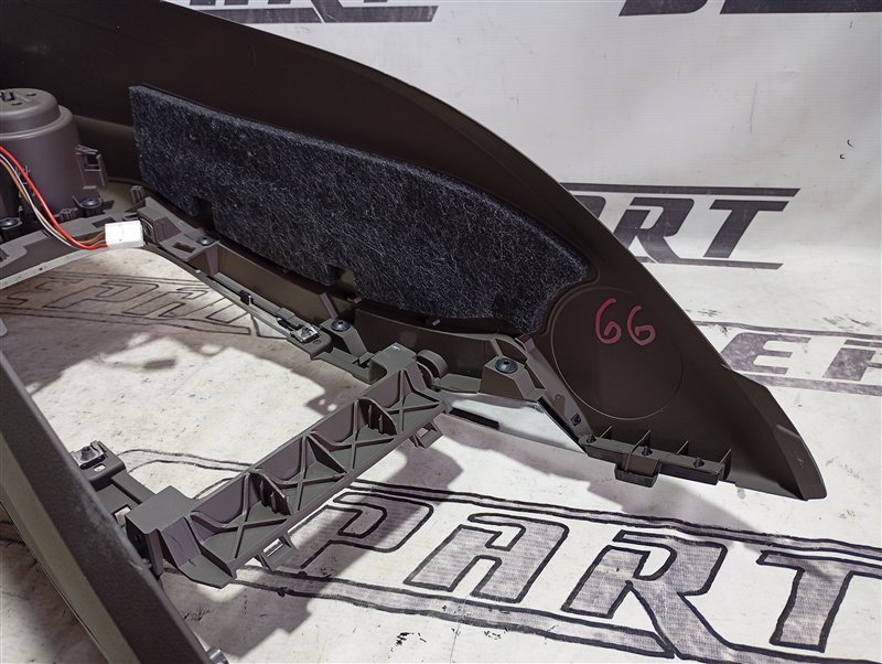 Подлокотник Audi Q5 2013 8R