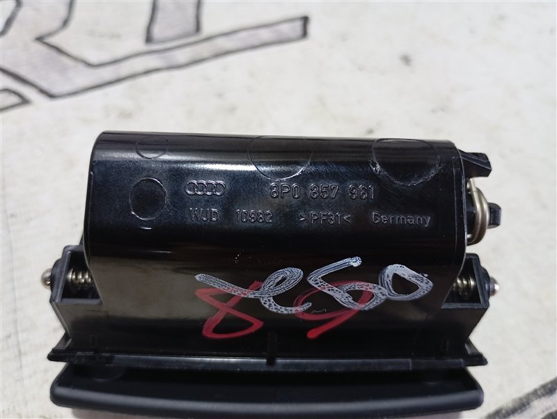 Пепельница Audi A3 2009 8P