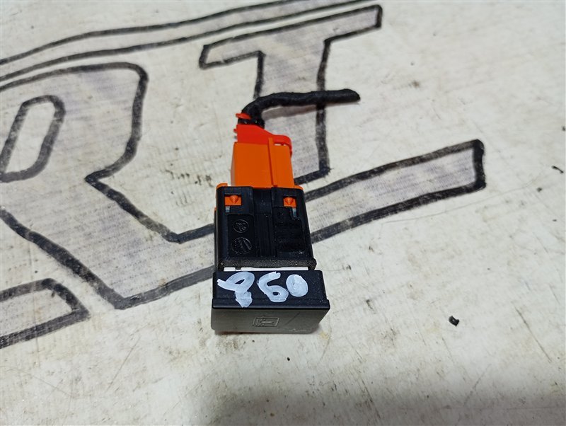 Кнопка шторки солнцезащитной Volkswagen Passat 2006 B6