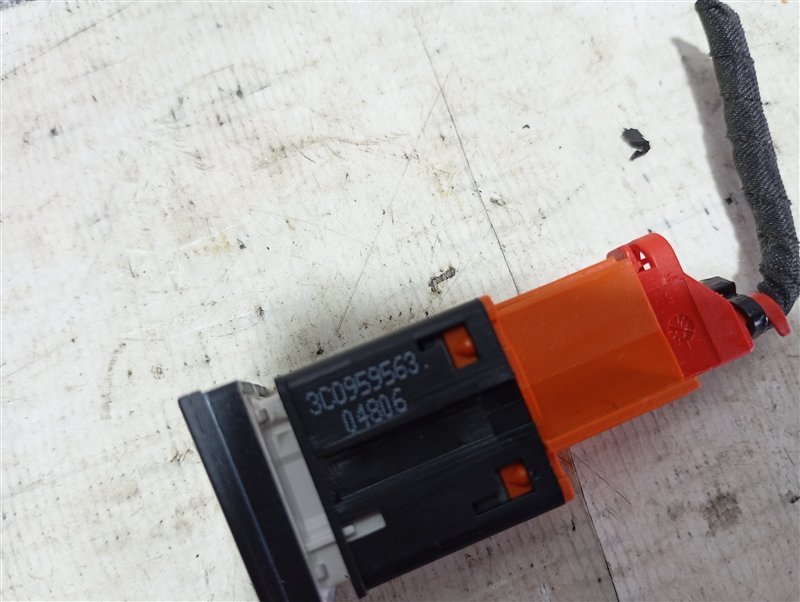 Кнопка шторки солнцезащитной Volkswagen Passat 2006 B6