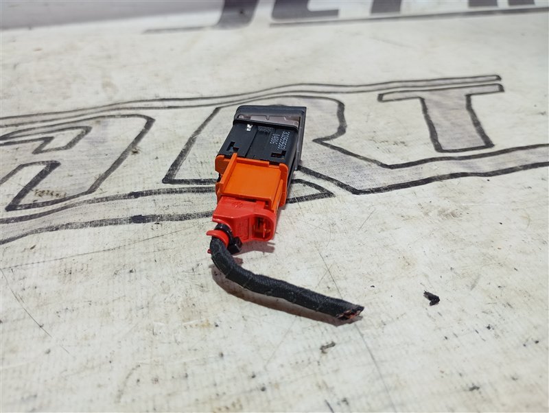 Кнопка шторки солнцезащитной Volkswagen Passat 2006 B6