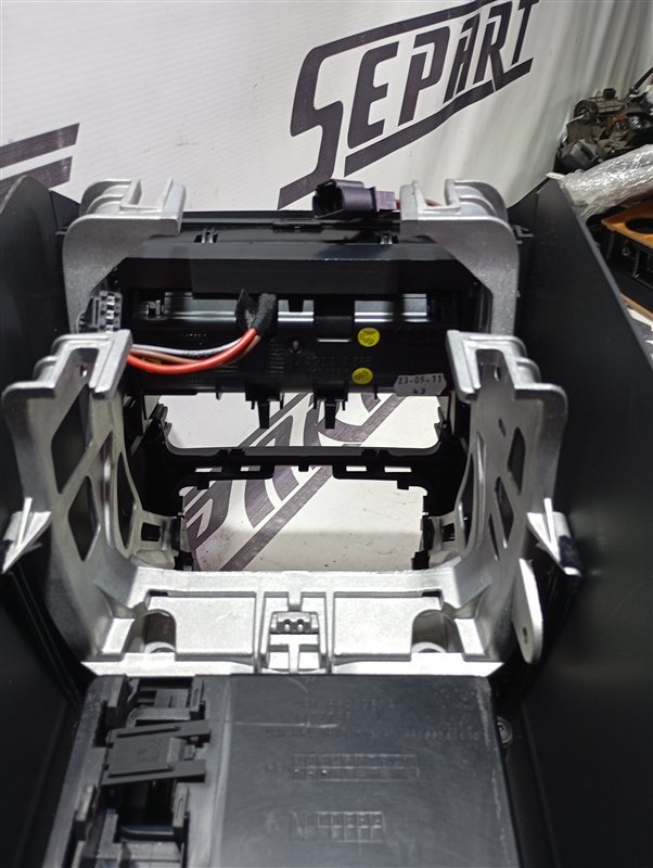 Подлокотник Audi A6 2011 C7