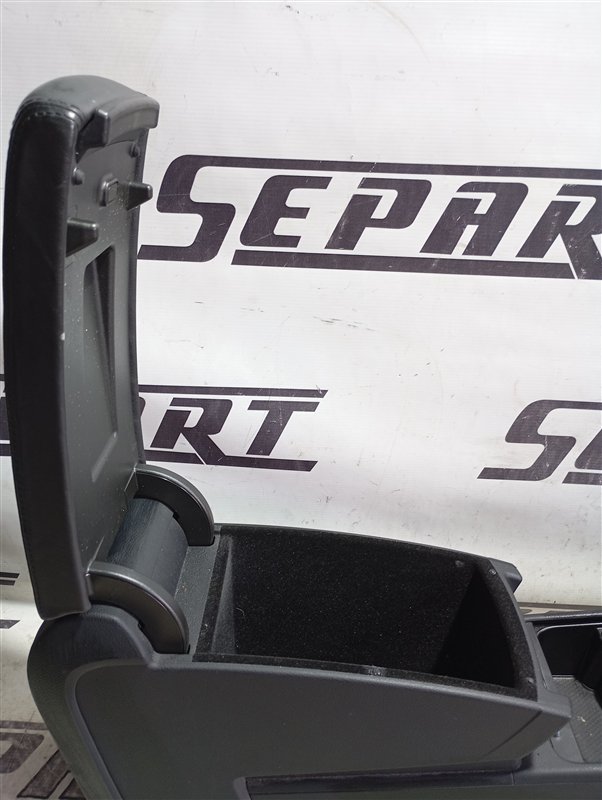 Подлокотник Volkswagen Passat 2006 B6