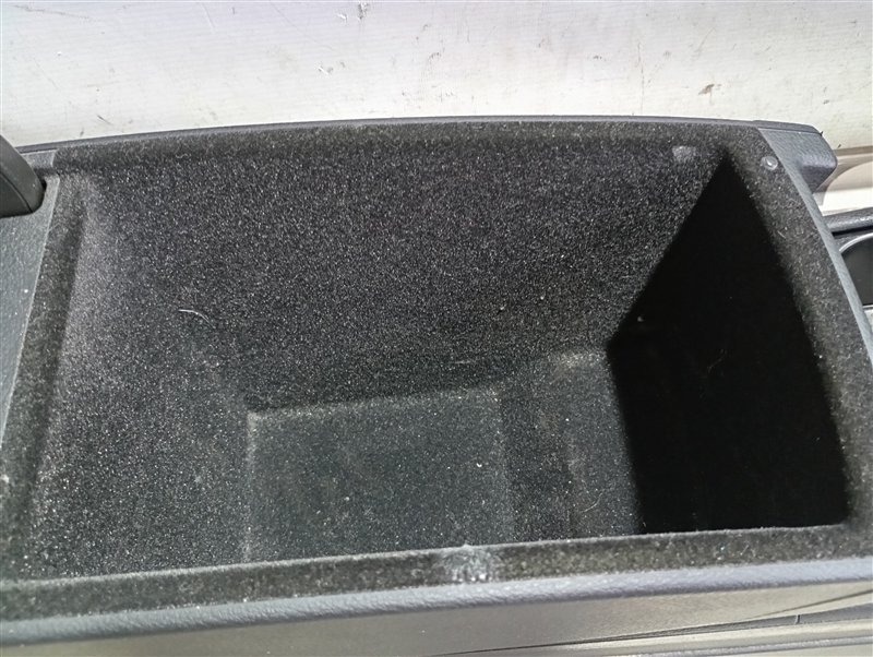 Подлокотник Volkswagen Passat 2006 B6