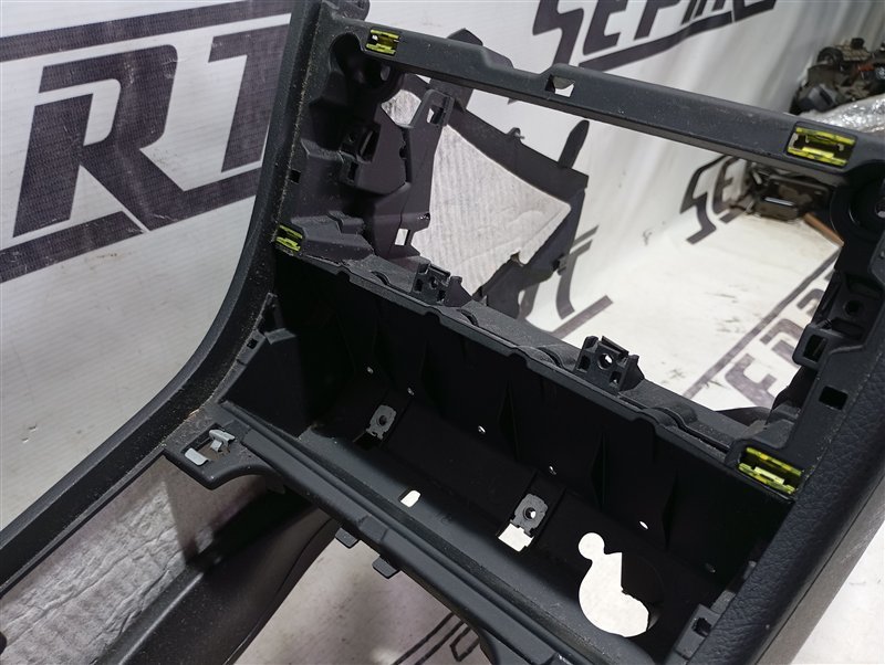 Подлокотник Volkswagen Passat 2006 B6