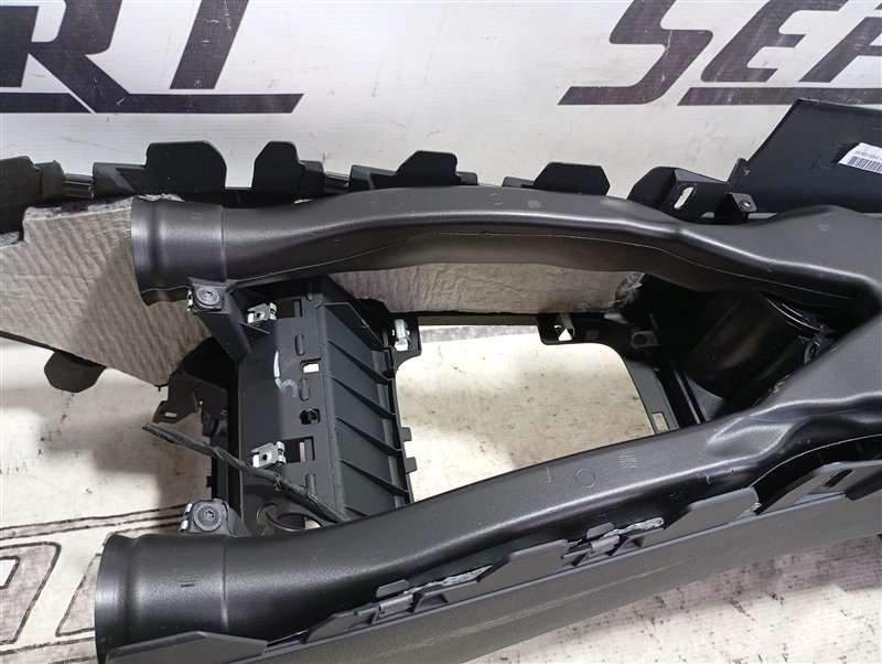 Подлокотник Volkswagen Passat 2006 B6