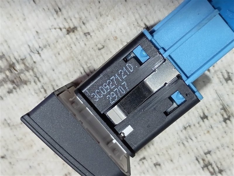 Кнопка давления в шинах Volkswagen Passat 2008 B6