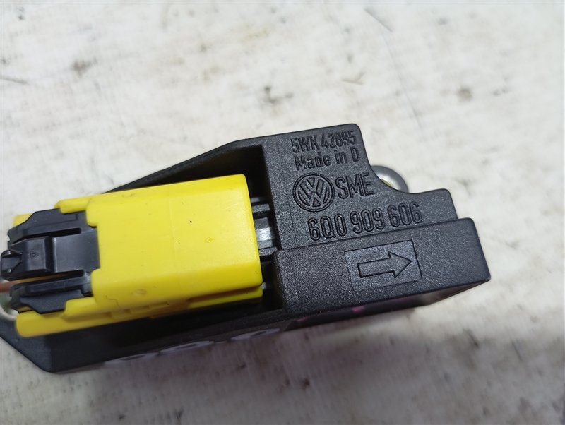 Датчик удара Volkswagen Passat 2002 B5