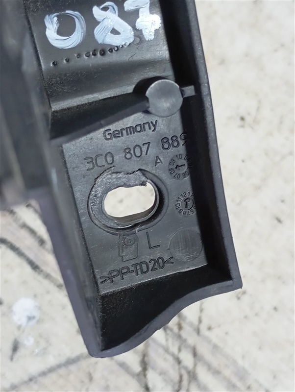 Кронштейн бампера Volkswagen Passat 2008 B6