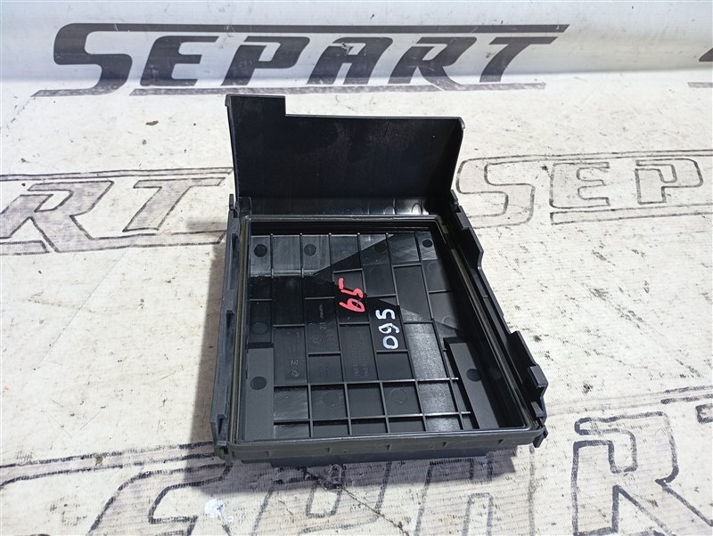 Крышка блока предохранителей Volkswagen Tiguan 2012 5N