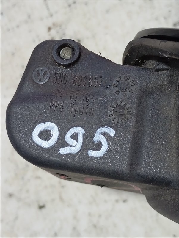 Лючок топливного бака Volkswagen Tiguan 2012 5N