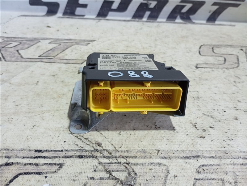 Блок управления подушками безопасности Audi A4 2016 B9