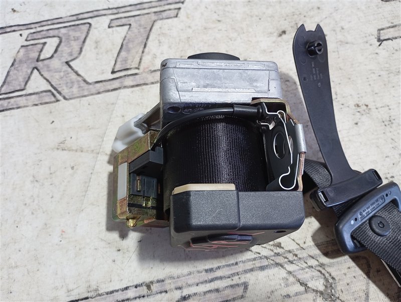 Ремень безопасности Volkswagen Passat 2002 B5