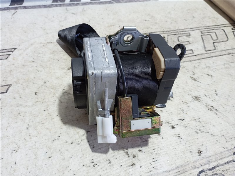 Ремень безопасности Volkswagen Passat 2002 B5