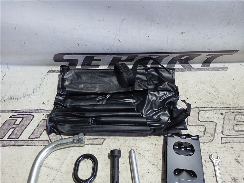 Набор инструментов Audi Q5 2012 8R