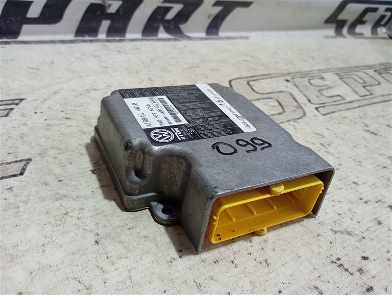 Блок управления подушками безопасности Volkswagen Passat 2012 B7